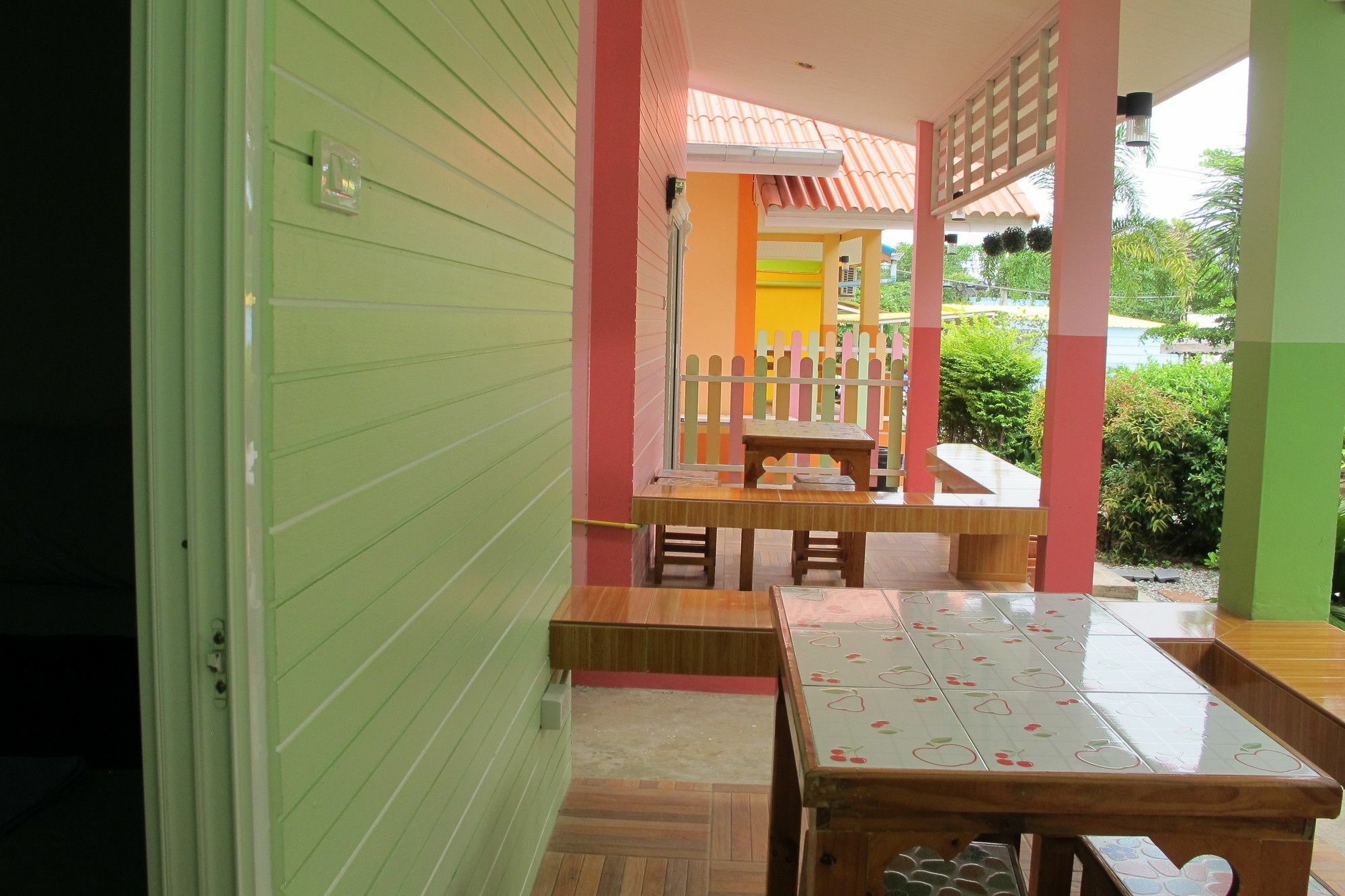 Thippawan Bungalow Koh Sichang Exterior foto