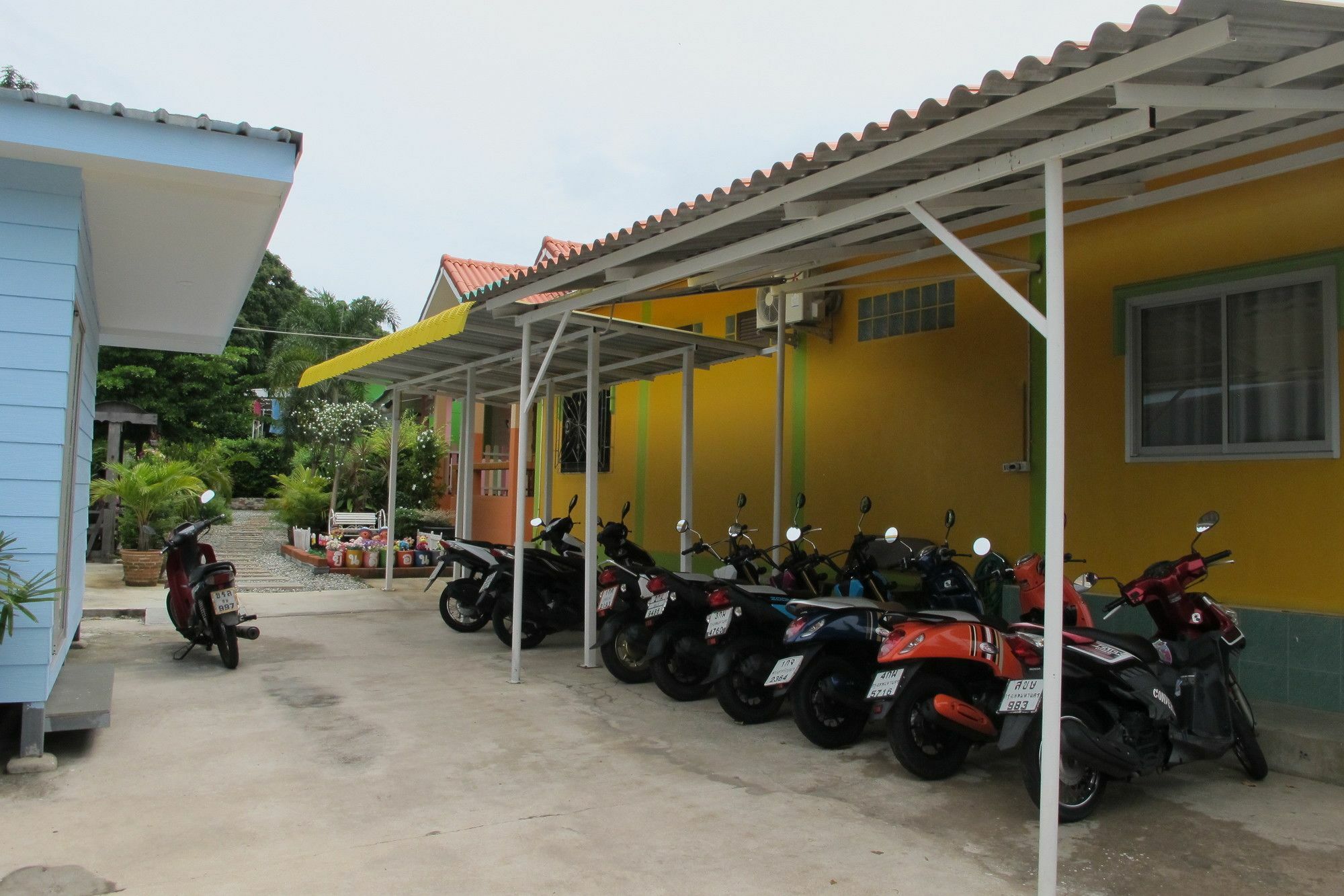 Thippawan Bungalow Koh Sichang Exterior foto
