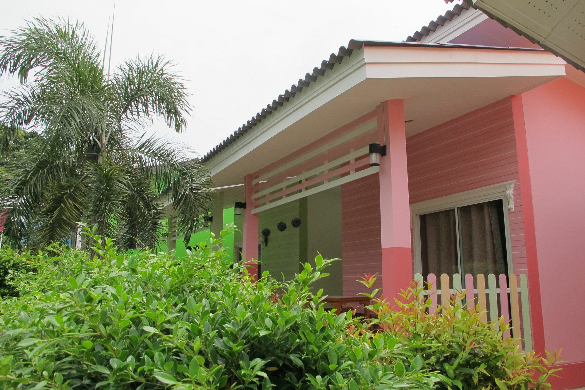 Thippawan Bungalow Koh Sichang Exterior foto