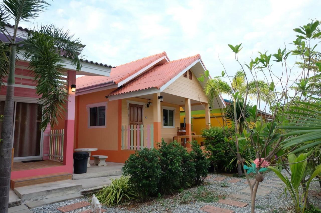 Thippawan Bungalow Koh Sichang Exterior foto