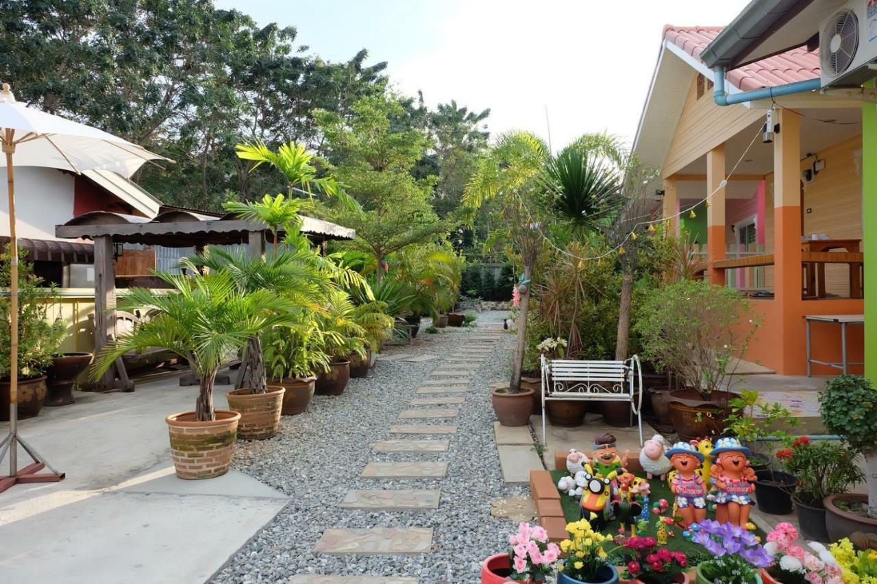 Thippawan Bungalow Koh Sichang Exterior foto