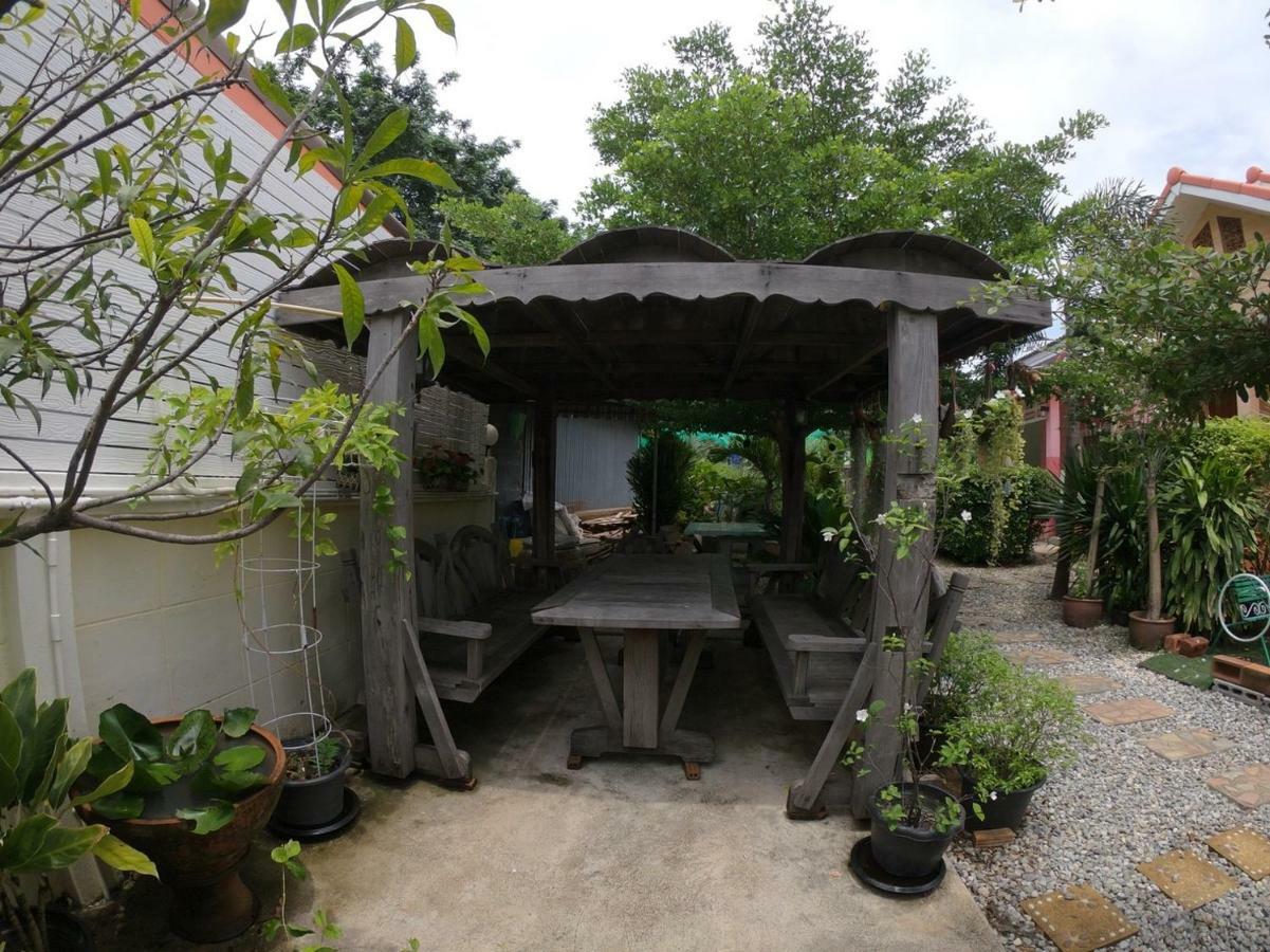 Thippawan Bungalow Koh Sichang Exterior foto