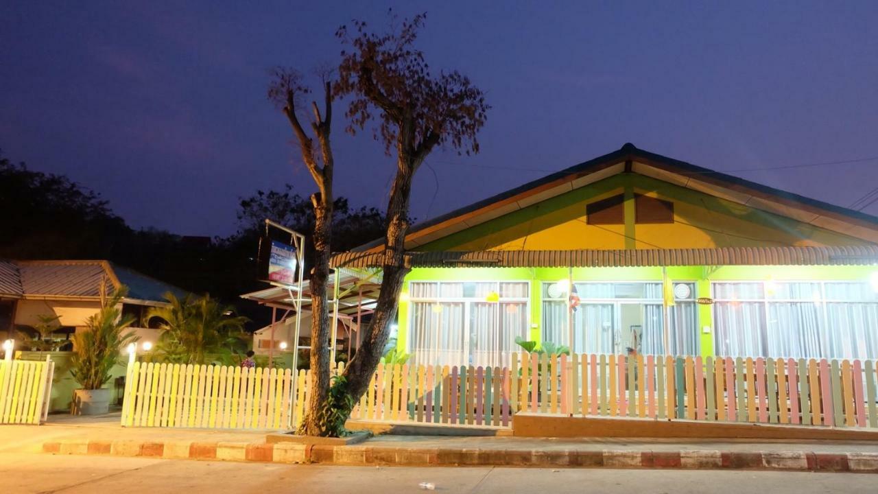 Thippawan Bungalow Koh Sichang Exterior foto
